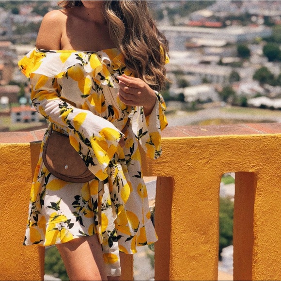 Lemon pattern, ruffled dress. - Picture 1 of 2